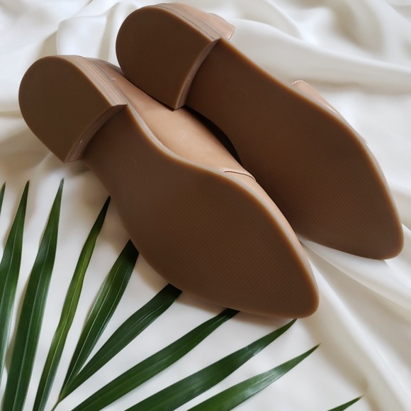 Sold NWT Women's Cut Out Bootie-Tan - Picture 4 of 4